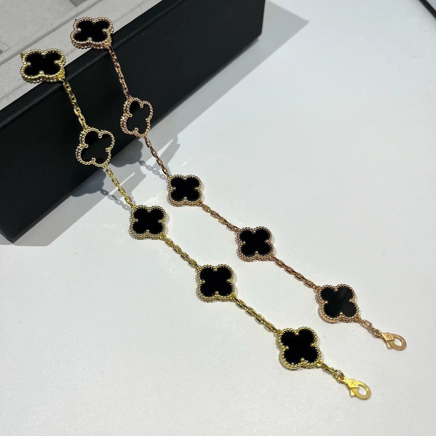 [Select] CLOVER 5 MOTIF ONYXS BRACELET COLLECTION
