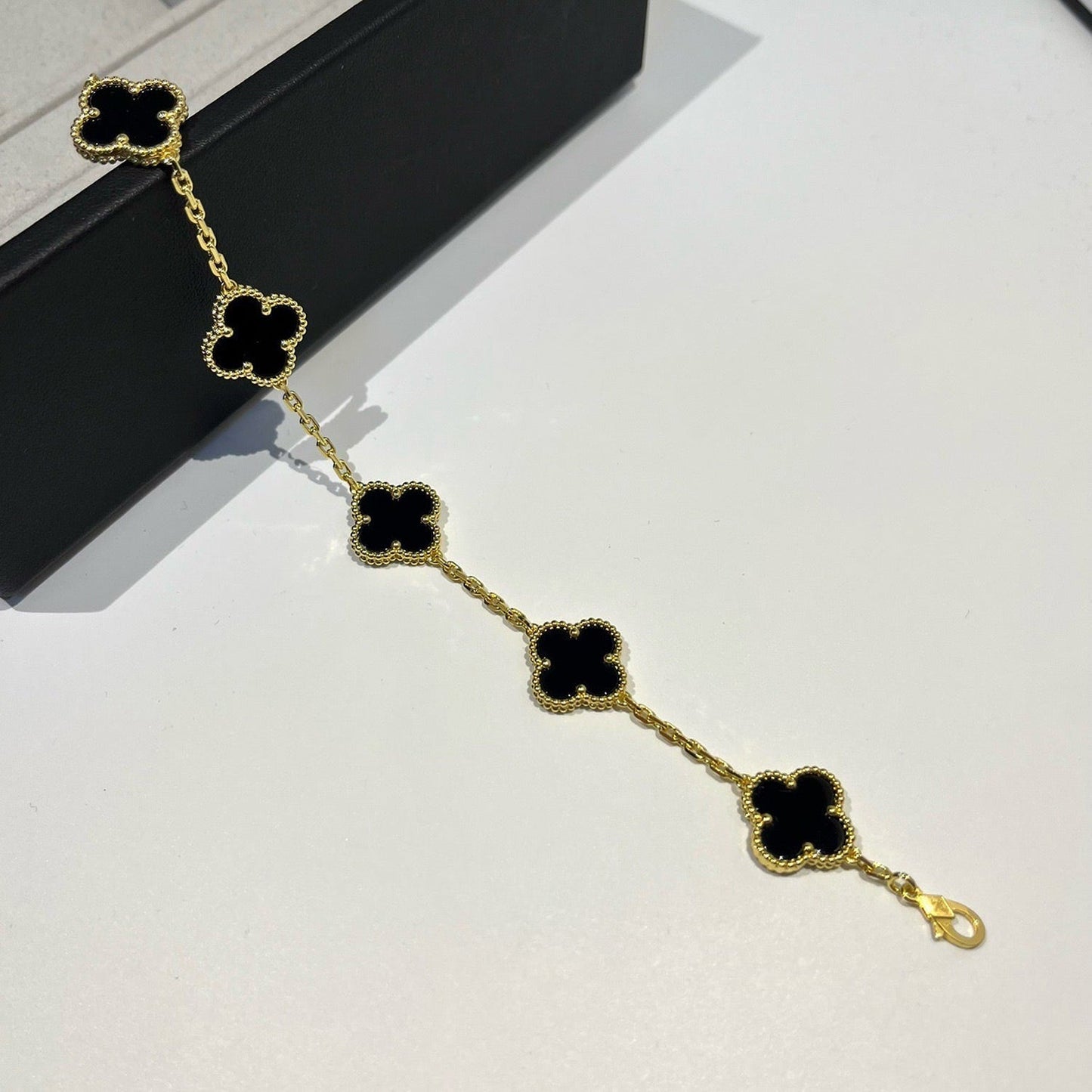 [Select] CLOVER 5 MOTIF ONYXS BRACELET COLLECTION