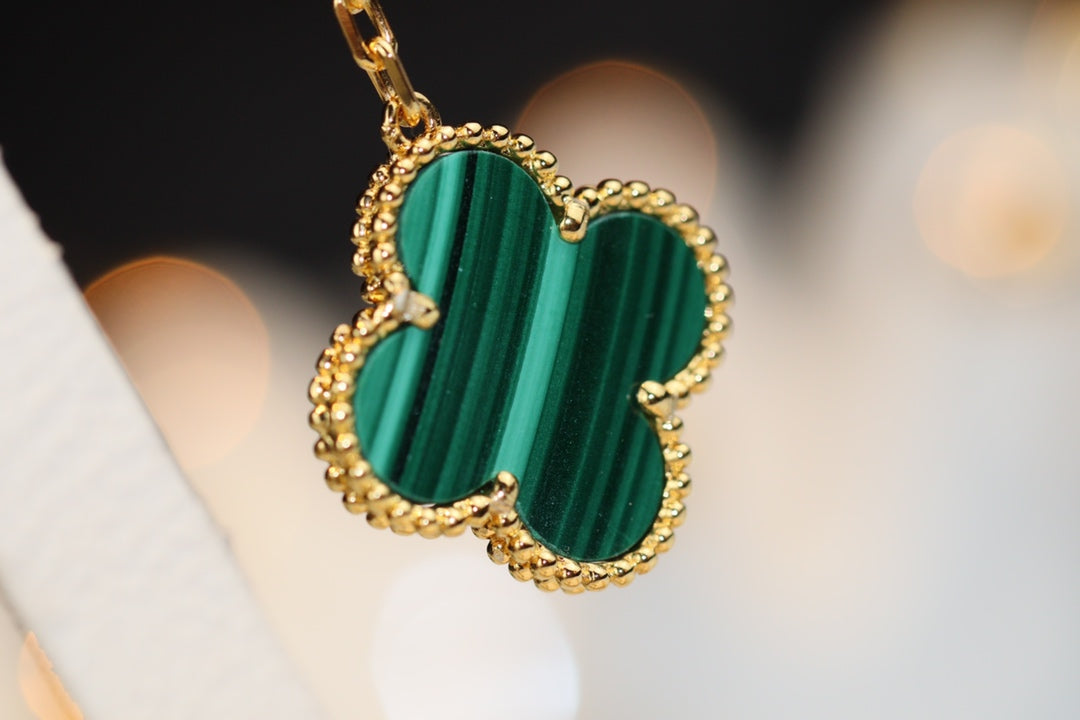 [Select]CLOVER EARRINGS GOLD MALACHITE DIAMOND 3 MOTIF