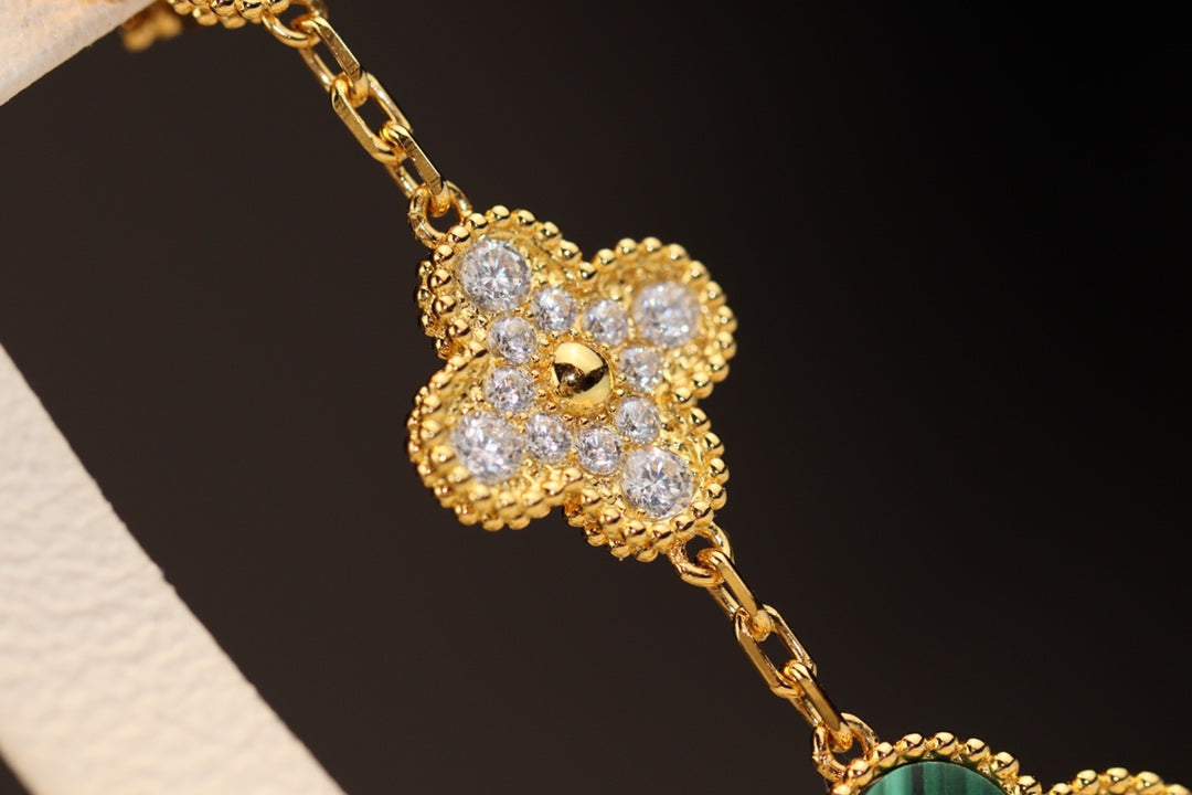 [Select]CLOVER EARRINGS GOLD MALACHITE DIAMOND 3 MOTIF