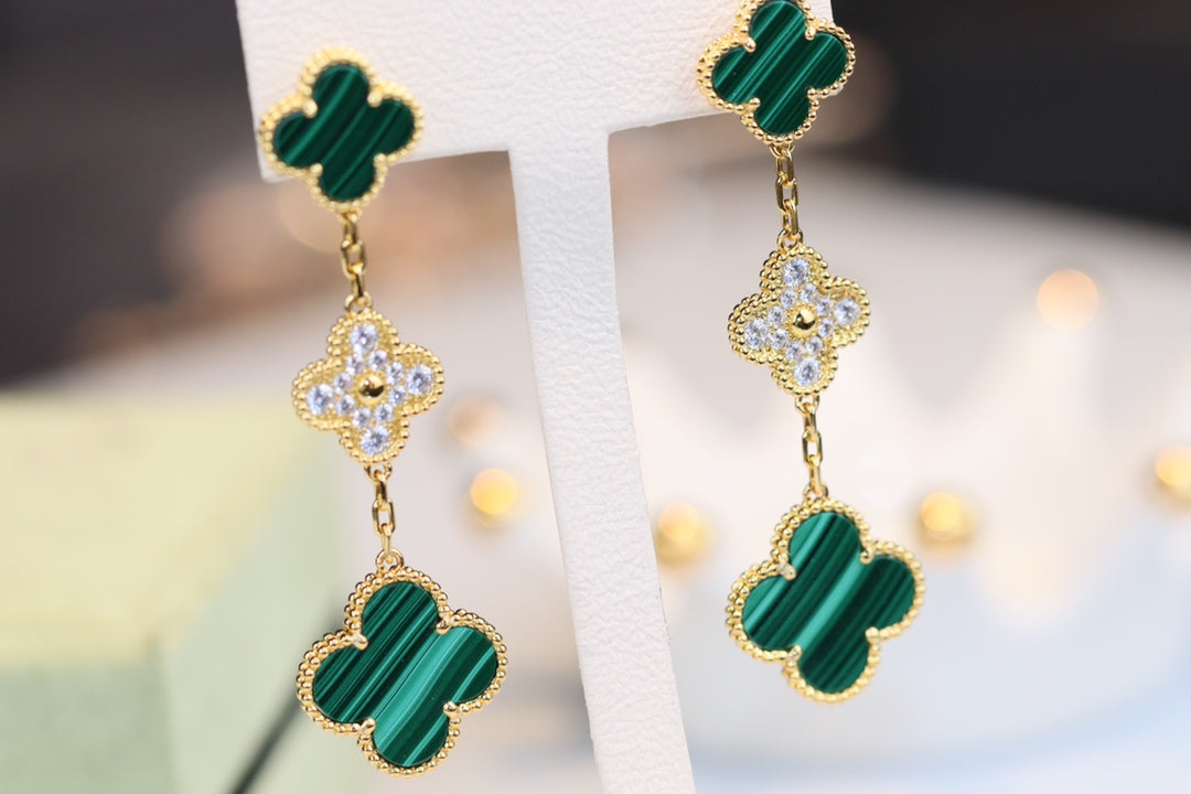 [Select]CLOVER EARRINGS GOLD MALACHITE DIAMOND 3 MOTIF