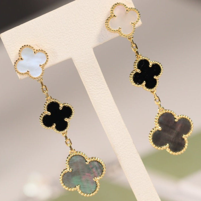 [Select]CLOVER EARRINGS GOLD ONYX MOP 3 MOTIF
