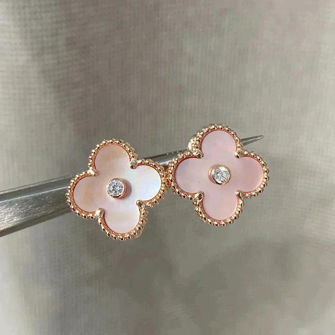[Select]CLOVER MEDIUM 1 MOTIFS  PINK MOP DIAMOND EARRINGS