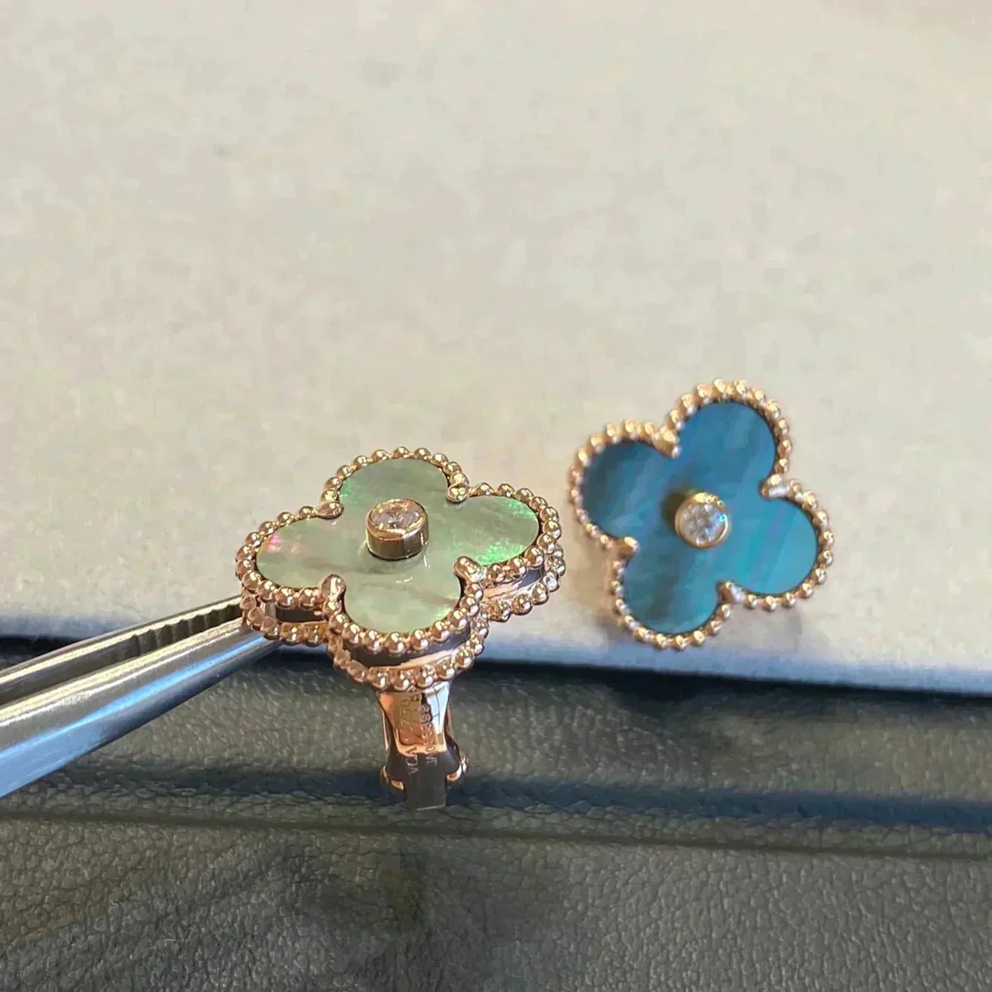 [Select]CLOVER MEDIUM 1 MOTIFS GRAY MOP  DIAMOND EARRINGS