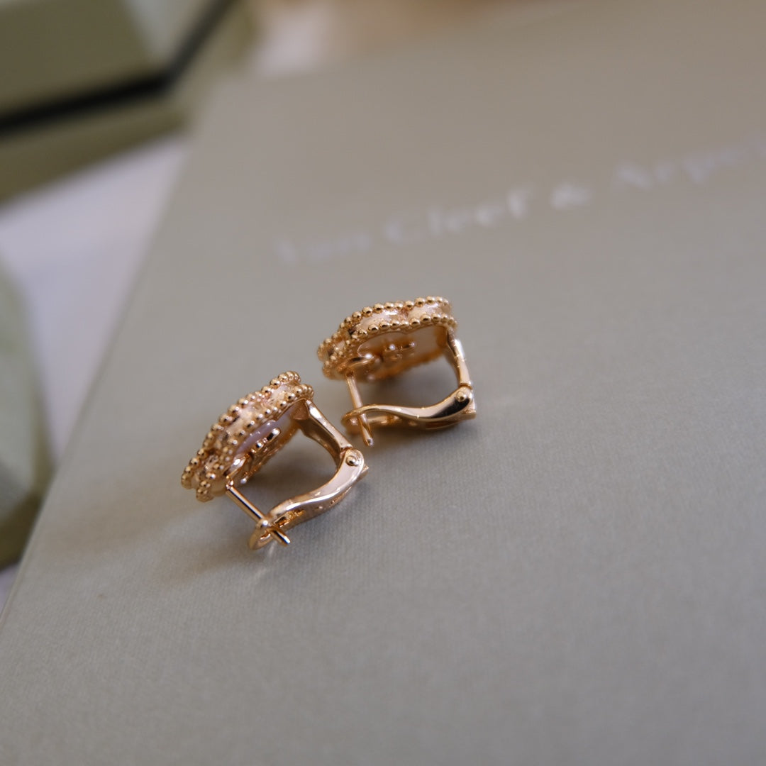 [Select]LUCKY PINK GOLD WHITE MOP EARRINGS