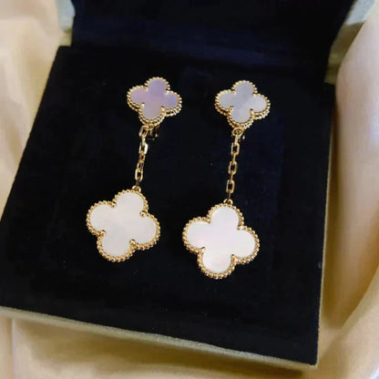 [Select]CLOVER 2 MOTIF WHITE MOP EARRINGS