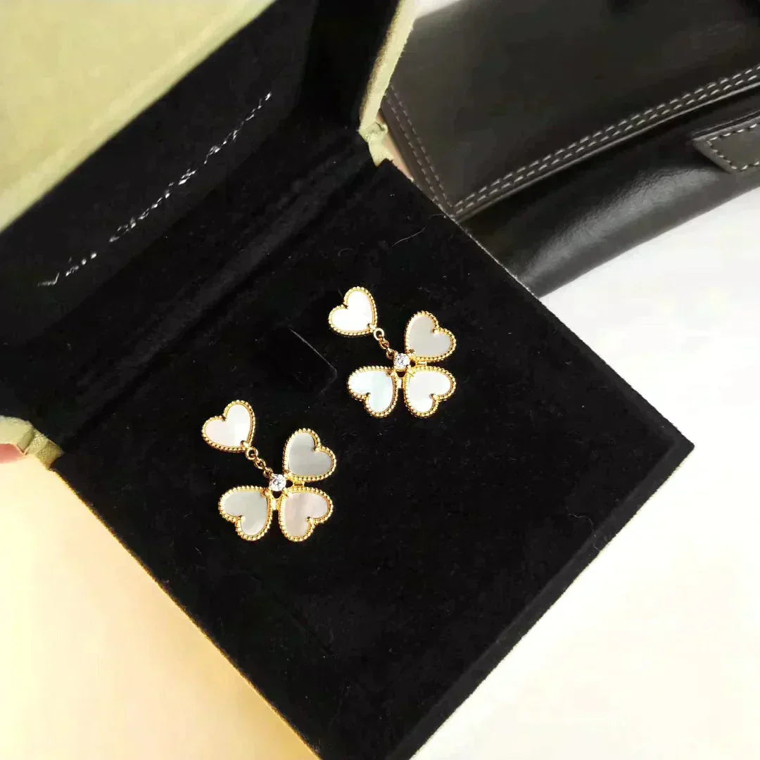 [Select]CLOVER SWEET WHITE MOP EARRINGS