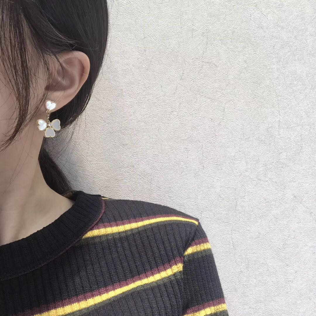 [Select]CLOVER SWEET WHITE MOP EARRINGS