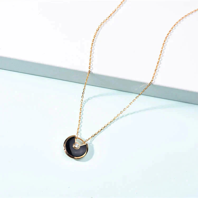 [Select]AMULETTE GOLD CARNELIAN ONYX NECKLACE