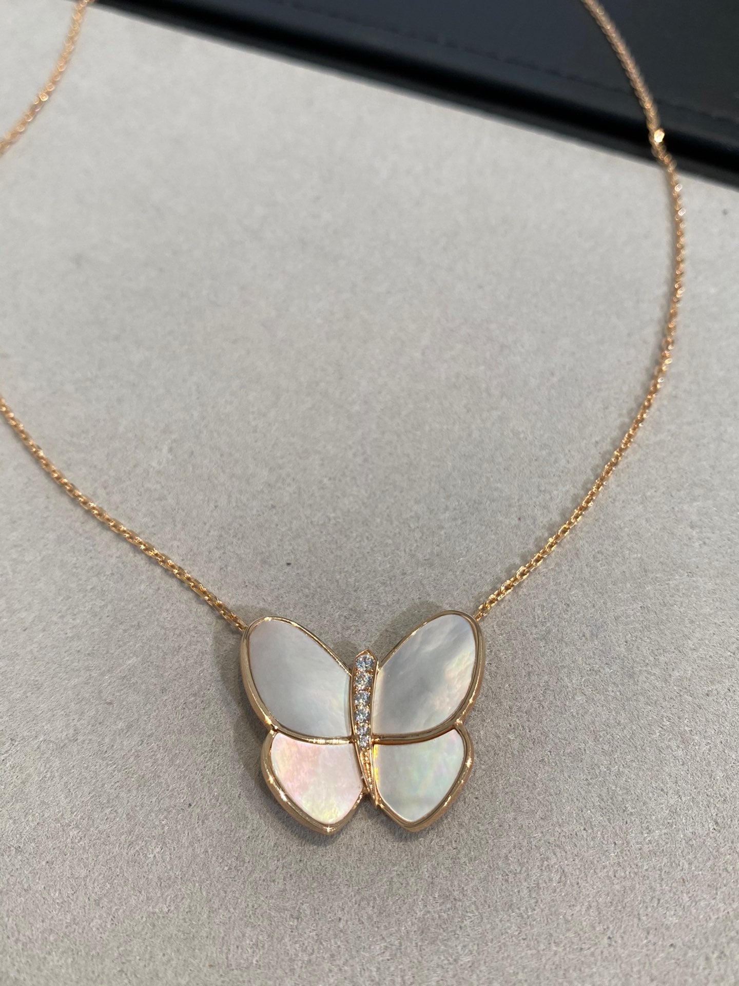 [Select]BUTTERFLY GOLD MOP DIAMOND NECKLACE