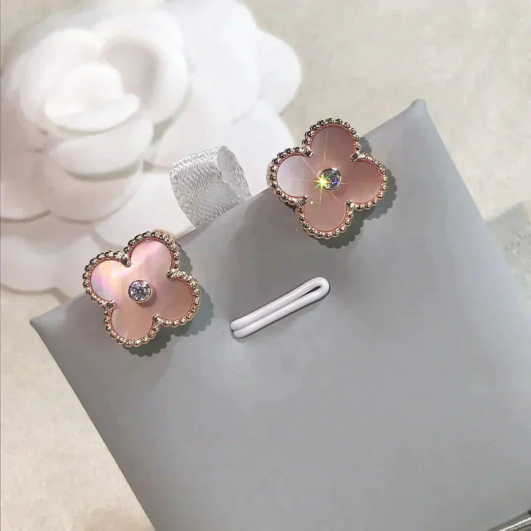 [Select]CLOVER MEDIUM 1 MOTIFS  PINK MOP DIAMOND EARRINGS