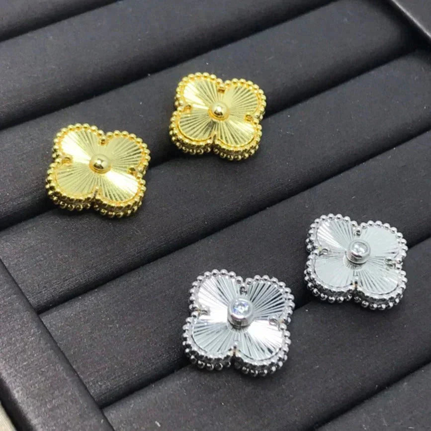 [Select]CLOVER MINI 9.5MM LASER EARRINGS