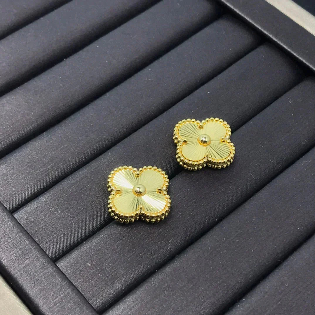 [Select]CLOVER MINI 9.5MM LASER EARRINGS