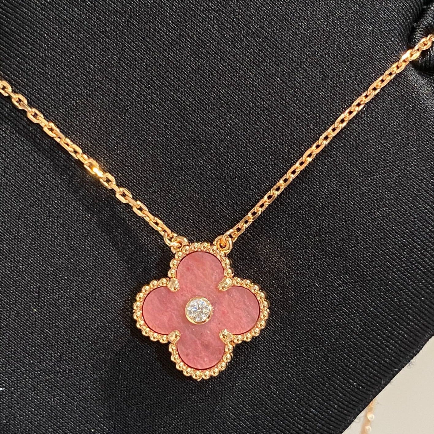 [Select]CLOVER 15MM DIAMOND RHODONITE NECKLACE