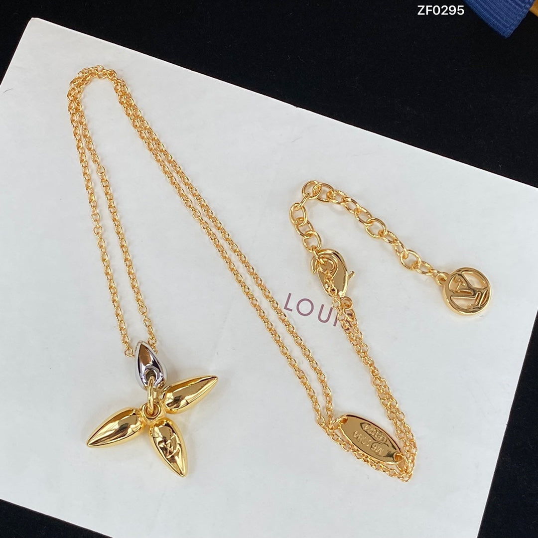[Select]LOUISETTE PEDANT GOLD NECKLACE