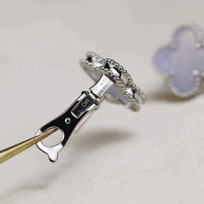 [Select]CLOVER MEDIUM 1 MOTIFS  WHITE MOP EARRINGS SILVER