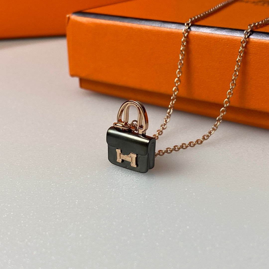 [Select]CONSTANCE BLACK PEDANT PINK GOLD NECKLACE