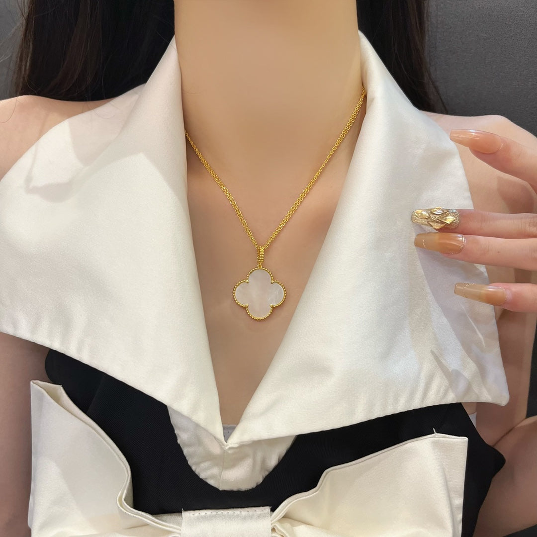 [Select]CLOVER 25MM MOP LARGE PENDANT NECKLACE