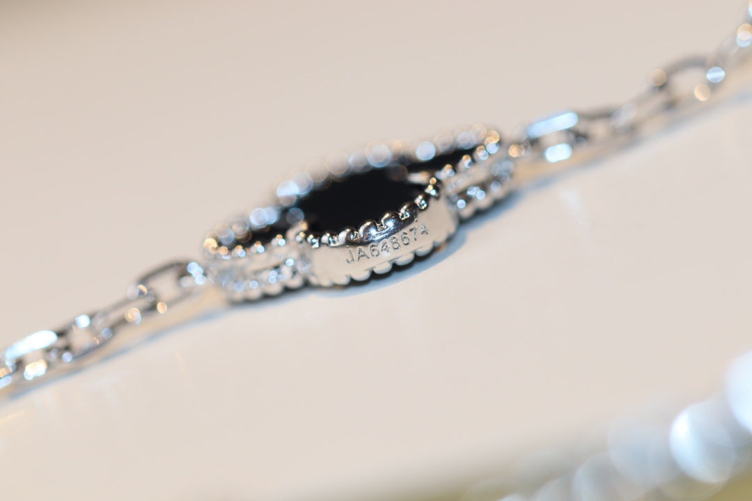 [Select]CLOVER 20 MOTIFS ONYX DIAMOND SILVER