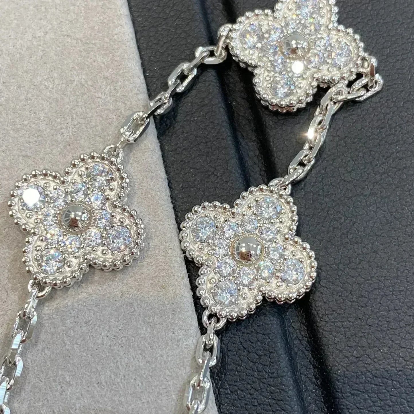 [Select] CLOVER 5 MOTIF FULL DIAMOND BRACELET COLLECTION