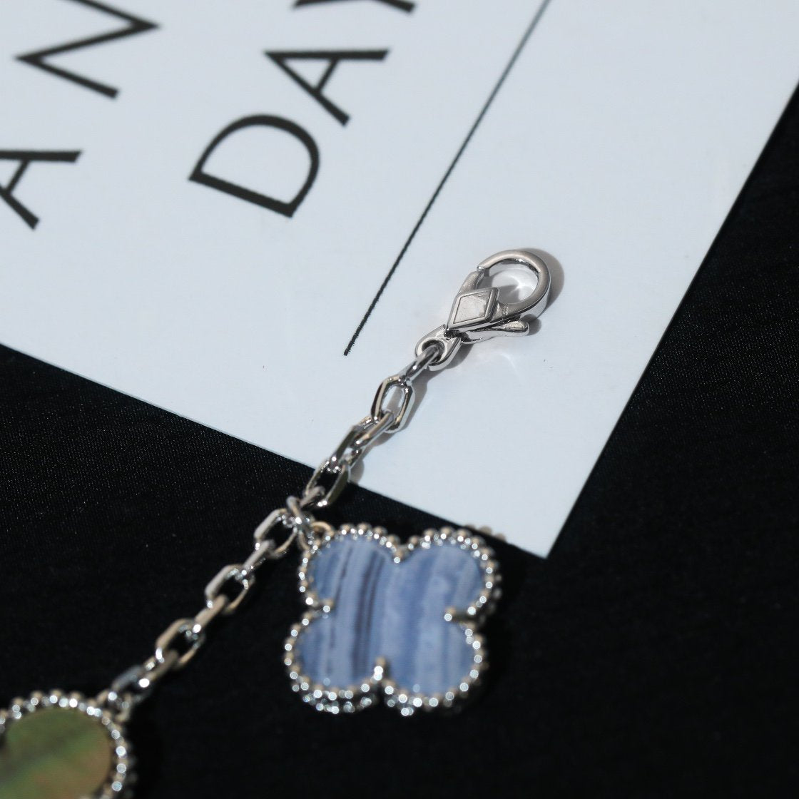 [Select]CLOVER BRACELET 5 MOTIFS MOP CHALCEDONY SILVER