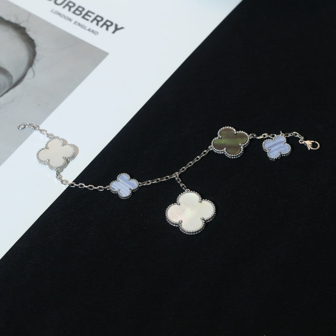 [Select]CLOVER BRACELET 5 MOTIFS MOP CHALCEDONY SILVER