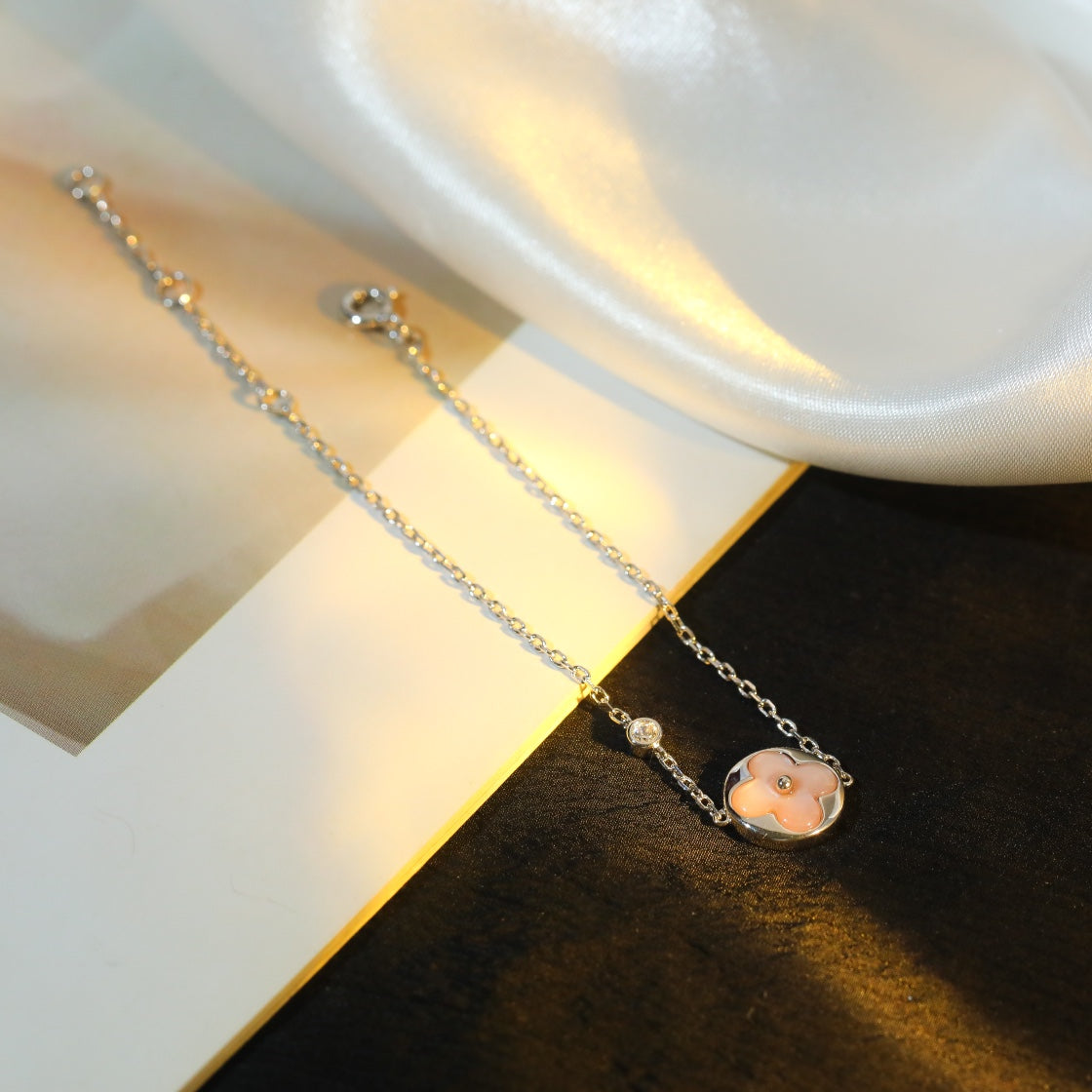[Select]SUN MOTIF PINK MOP SILVER BRACELET