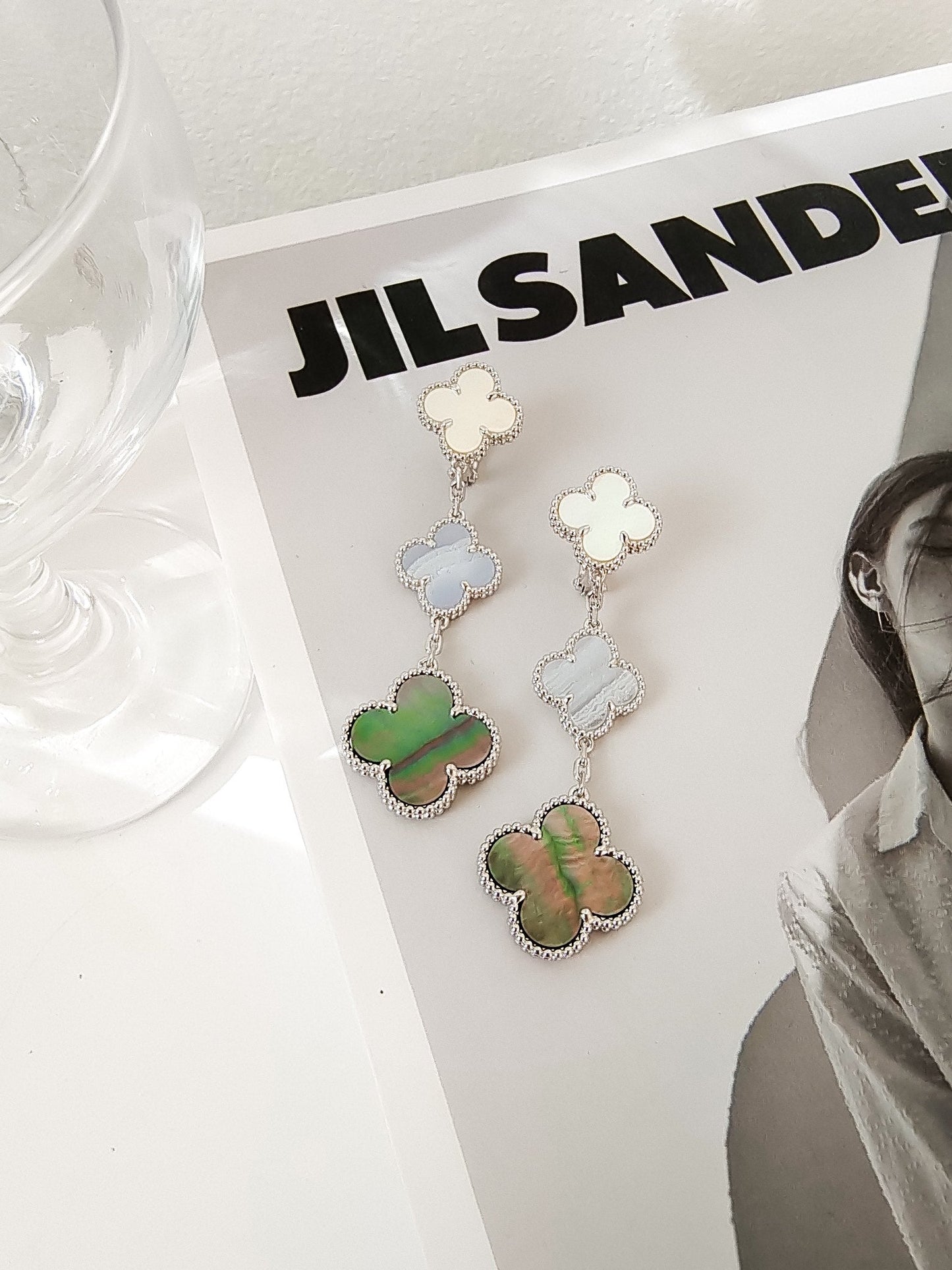 [Select]CLOVER 3 MOTIFS CHALCEDONY DARK MOP SILVER EARRINGS