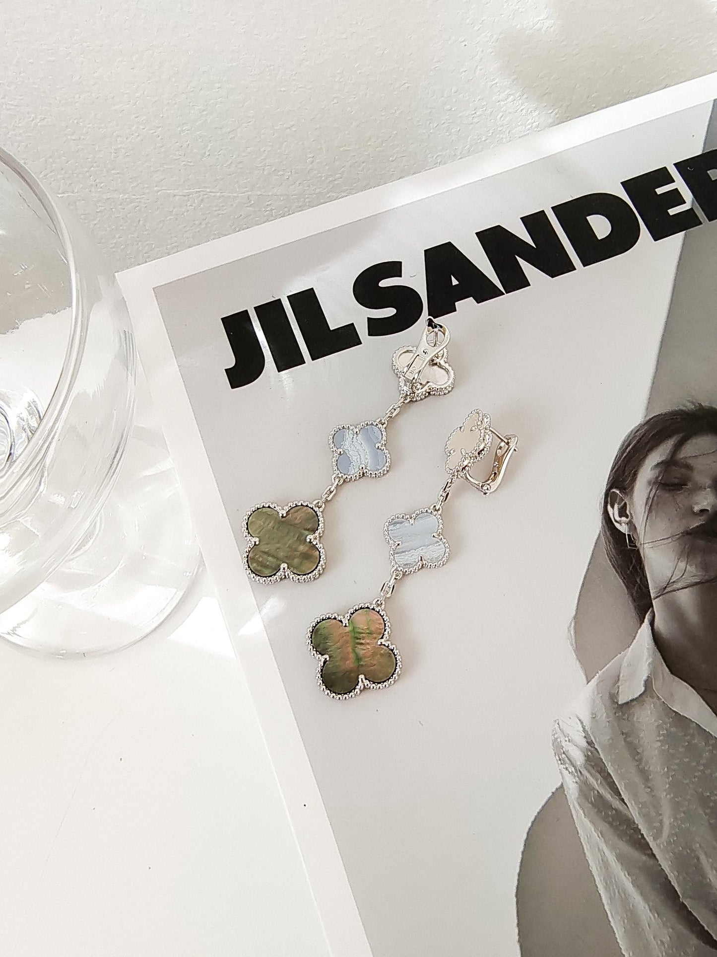 [Select]CLOVER 3 MOTIFS CHALCEDONY DARK MOP SILVER EARRINGS