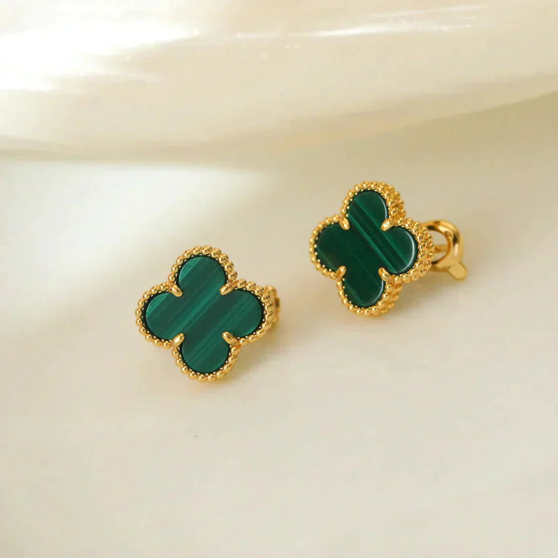 [Select]CLOVER MEDIUM 1 MOTIFS MALACHITE  EARRINGS