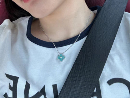 [Select]CLOVER 1 DIAMOND LIGHT BLUE SILVER NECKLACE