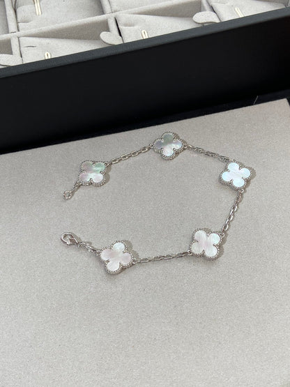 [Select]CLOVER WHITE PEARL MOP 5 MOTIF BRACELET COLLECTION