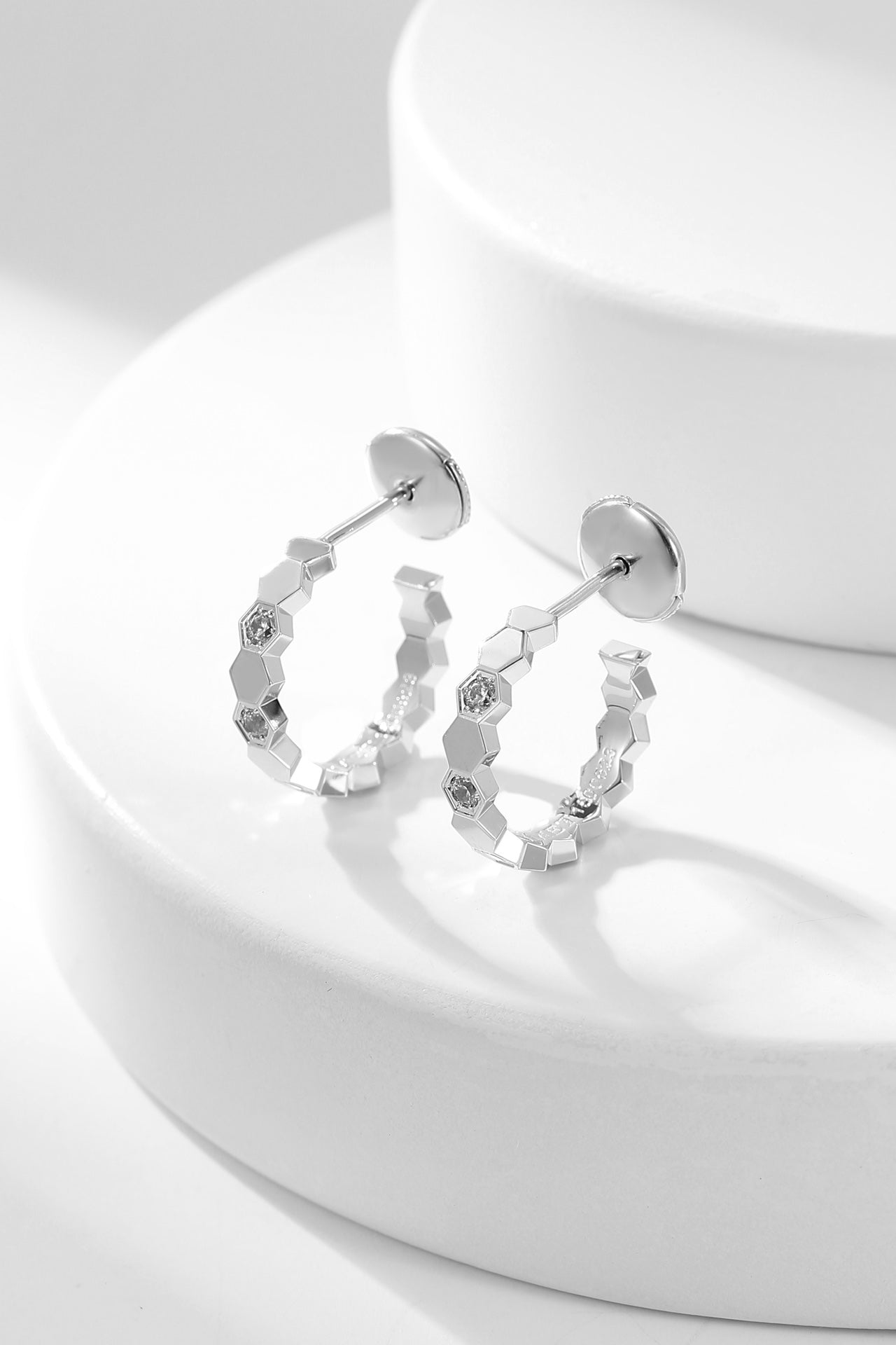 [Select]BEE LOVE DIAMOND HOOP EARRINGS