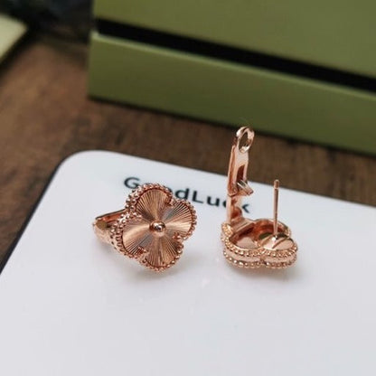 [Select]CLOVER MEDIUM STUD EARRINGS