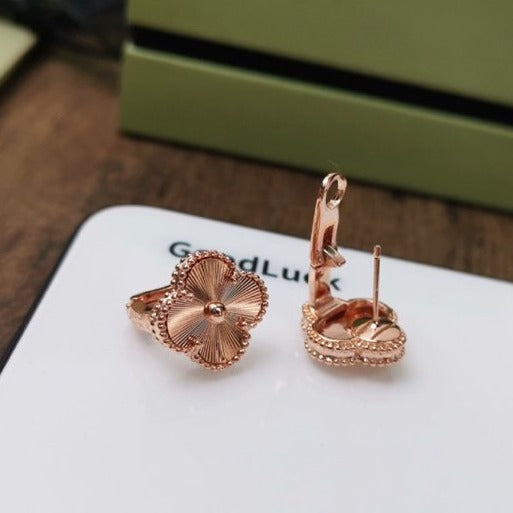 [Select]CLOVER MEDIUM STUD EARRINGS