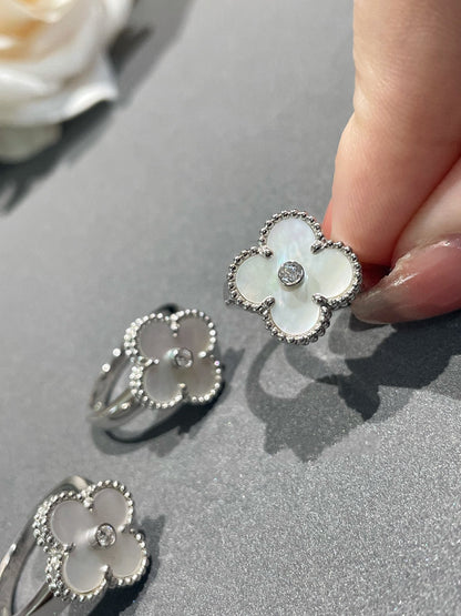 [Select]CLOVER SILVER MOP DIAMOND RING