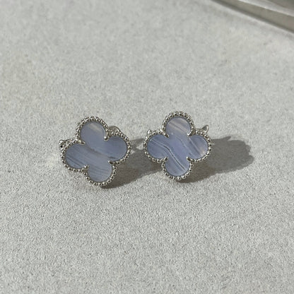 [Select]CLOVER CHALCEDONY SILVER STUD EARRINGS