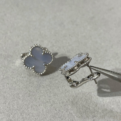 [Select]CLOVER CHALCEDONY SILVER STUD EARRINGS