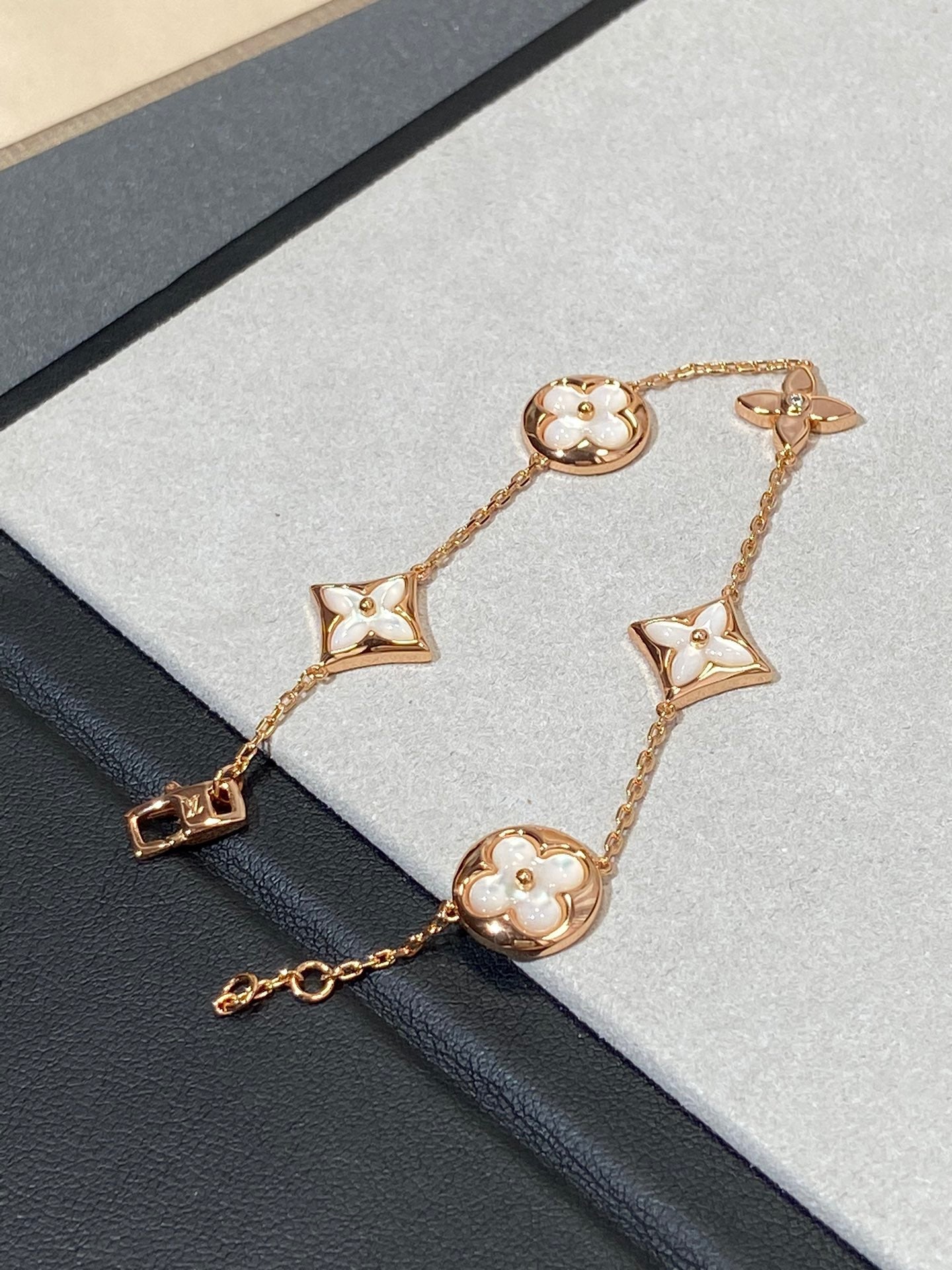 [Select]STAR AND SUN 5 MOTIF MOP PINK GOLD BRACELET