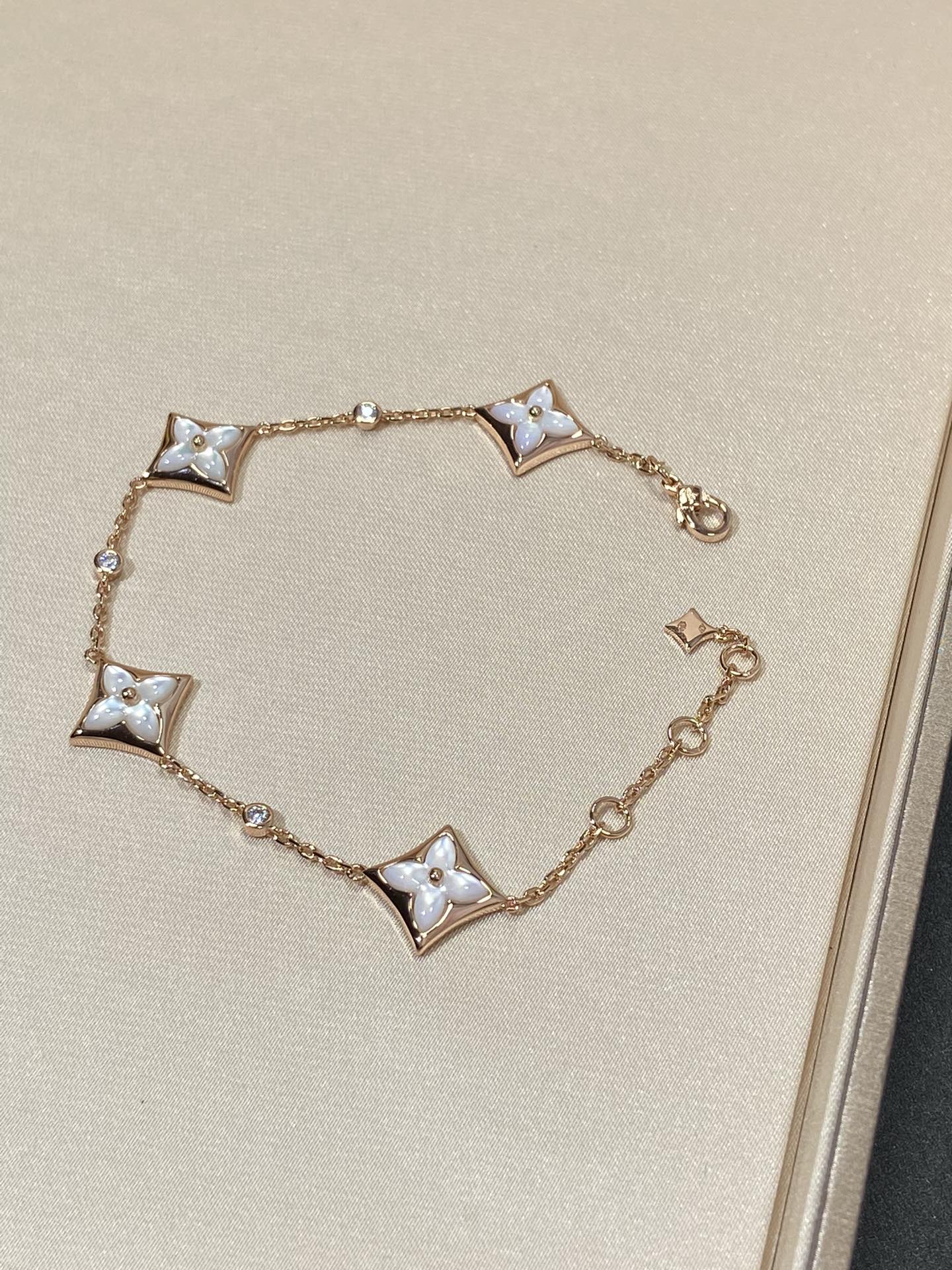 [Select]STAR 4 MOTIF MOP DIAMOND PINK GOLD BRACELET
