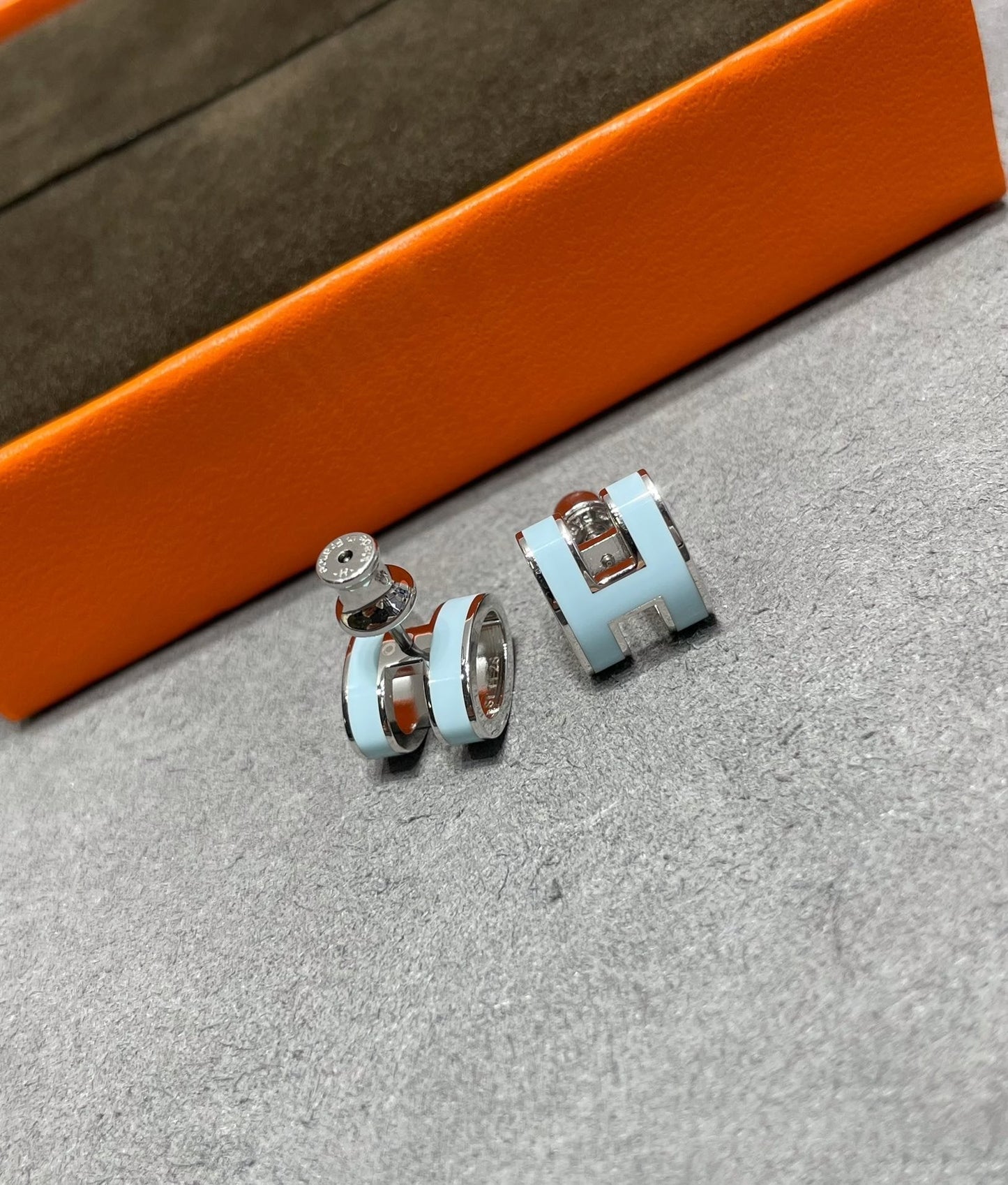 [Select]POP H SKY BLUE STUD EARRINGS