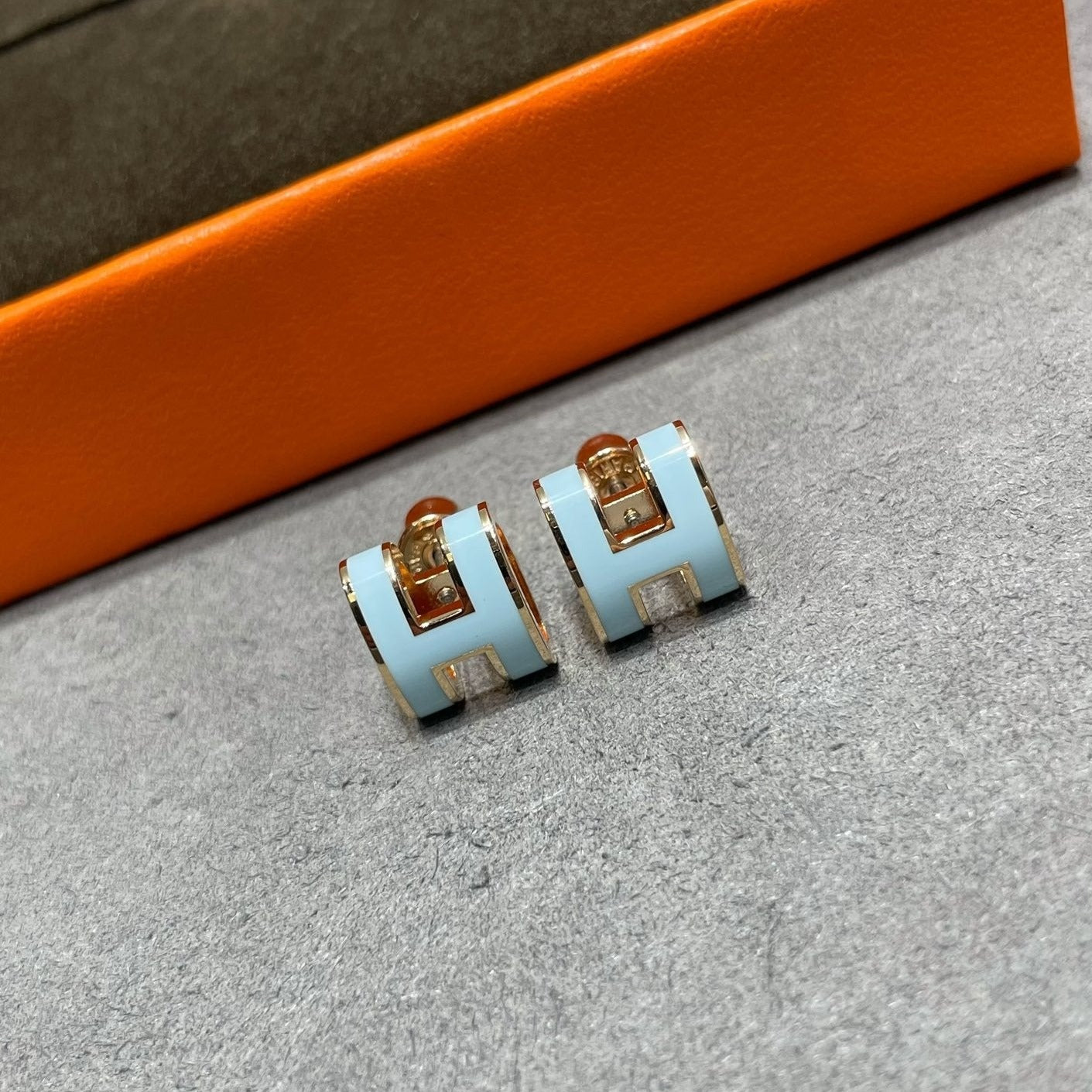 [Select]POP H SKY BLUE STUD EARRINGS
