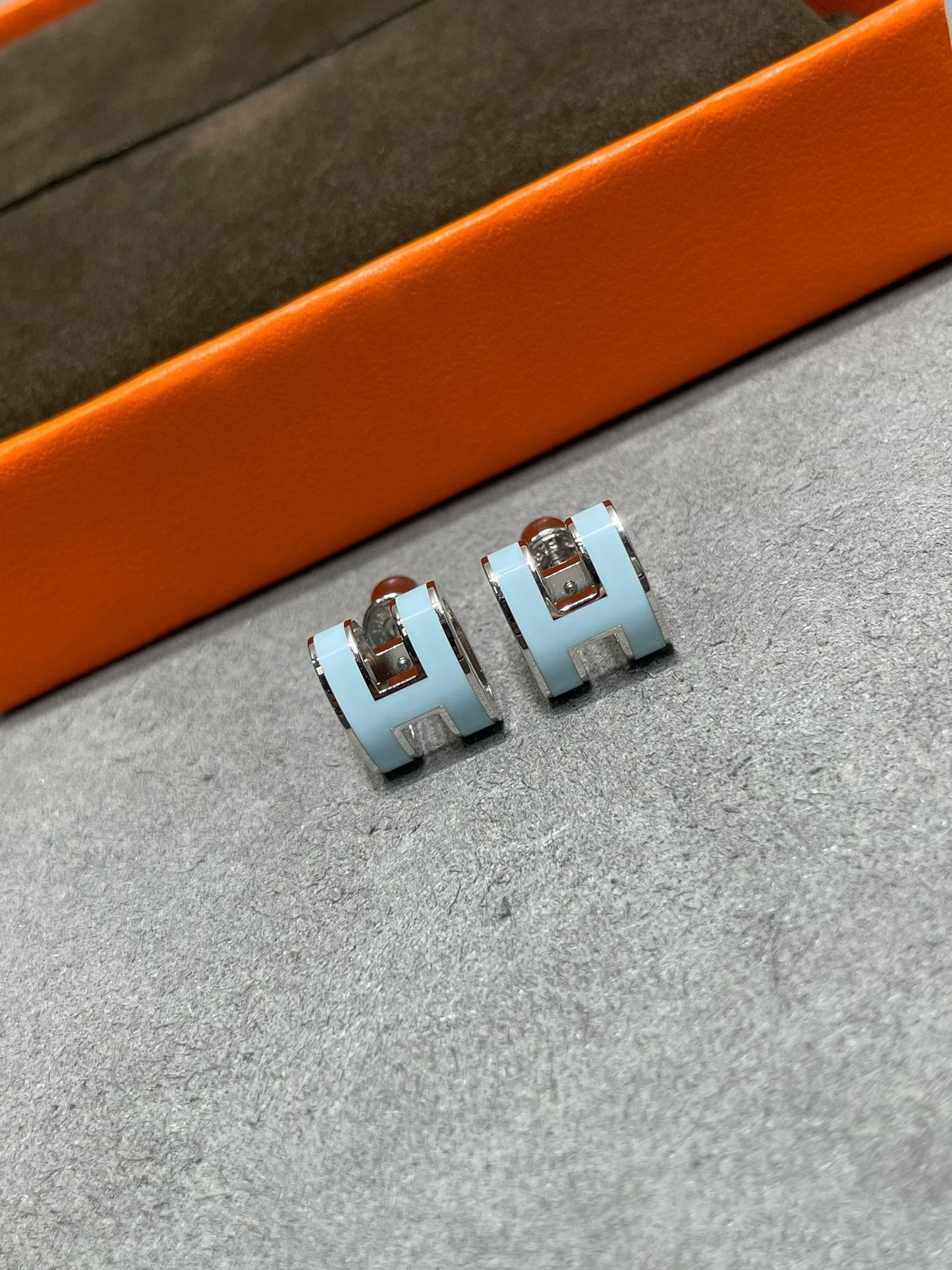 [Select]POP H SKY BLUE STUD EARRINGS