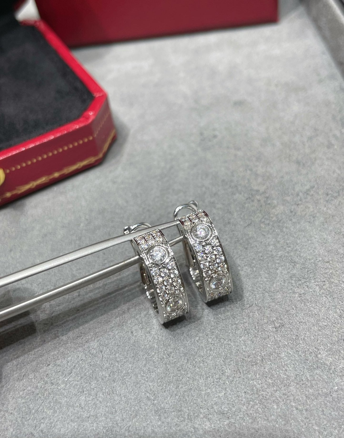 [Select]LOVE 5.5MM DIAMOND PAVED EARRINGS