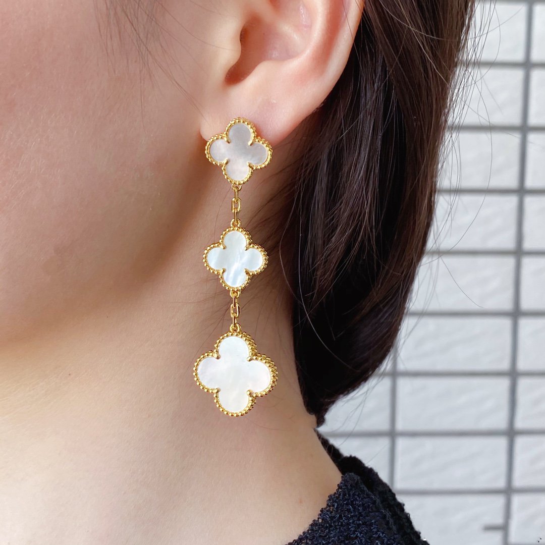 [Select]CLOVER MOP 3 MOTIFS GOLD EARRINGS