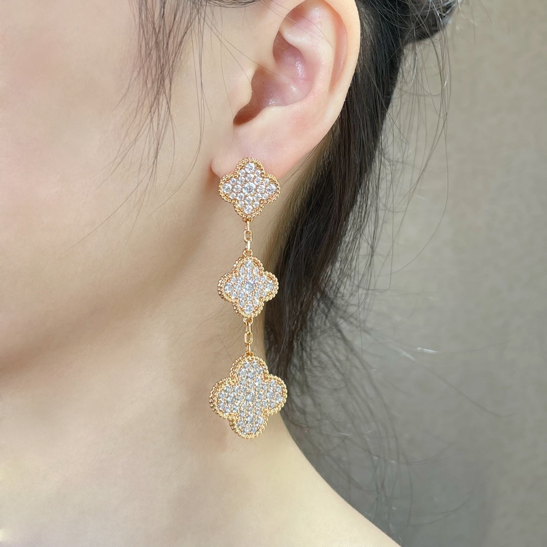 [Select]CLOVER 3 MOTIFS DIAMOND PAVED Select GOLD EARRINGS