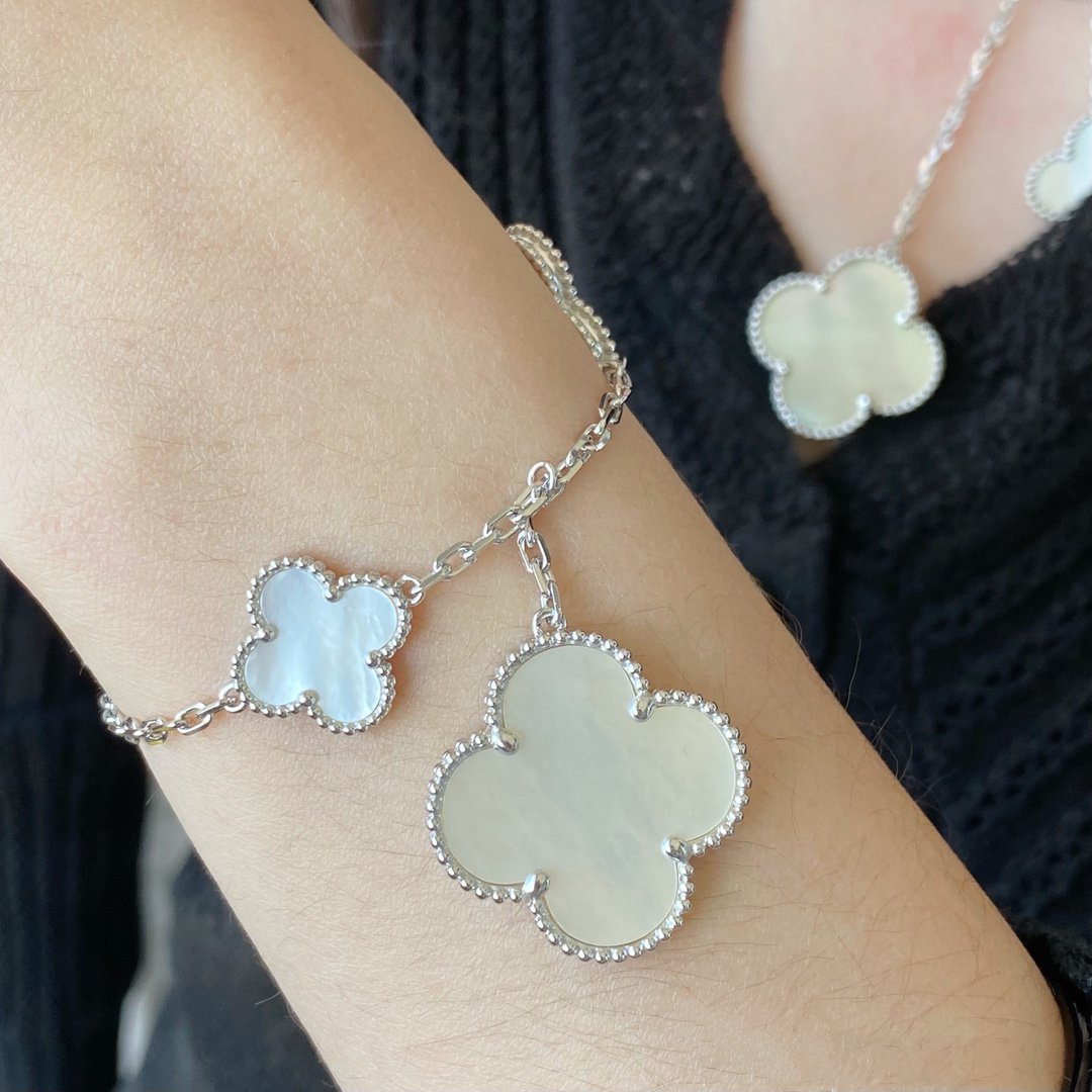[Select]CLOVER 5 MOTIF WHITE MOP SILVER BRACELET