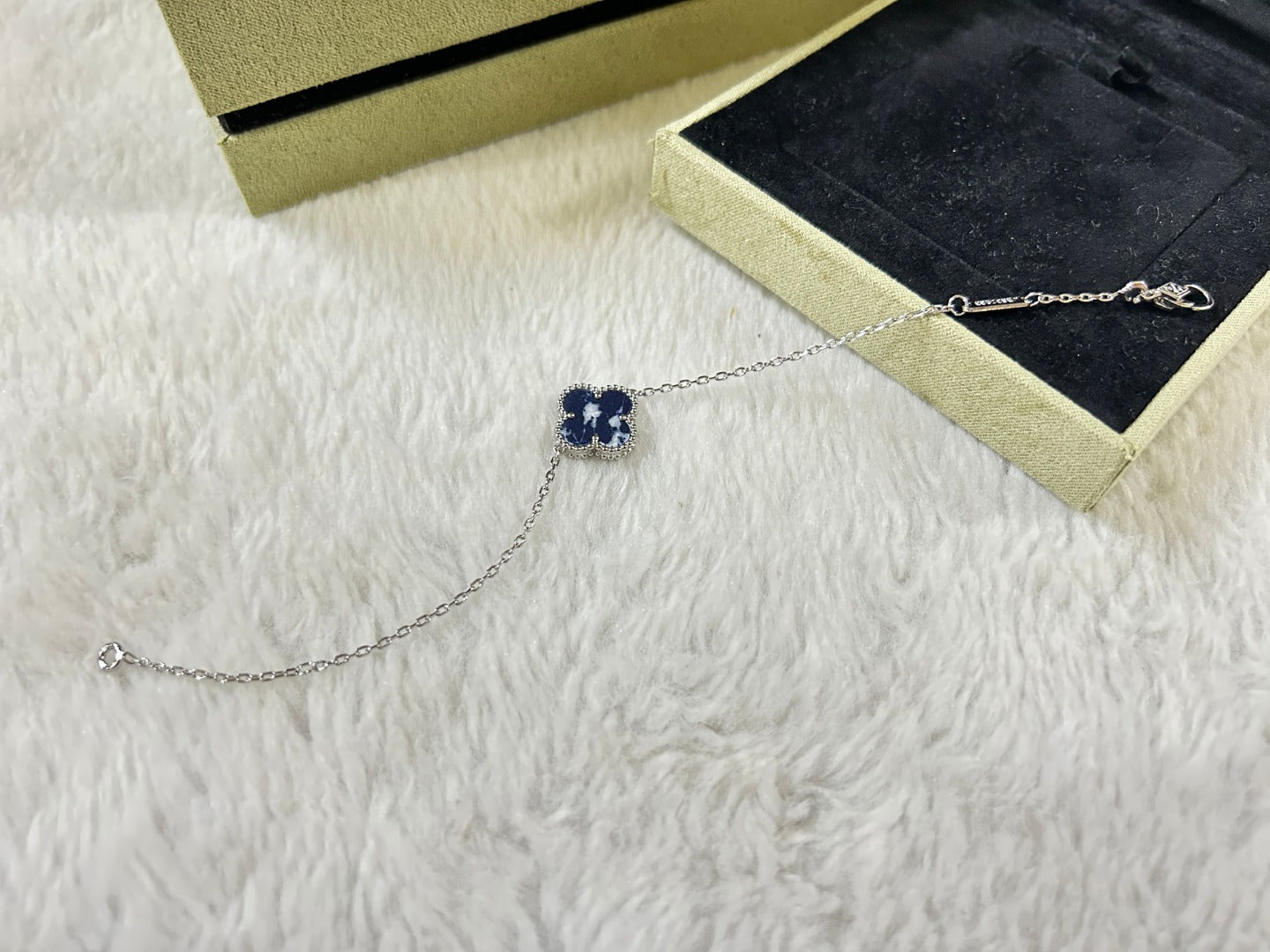 [Select]CLOVER 1 MOTIF PIETERSITE BRACELET
