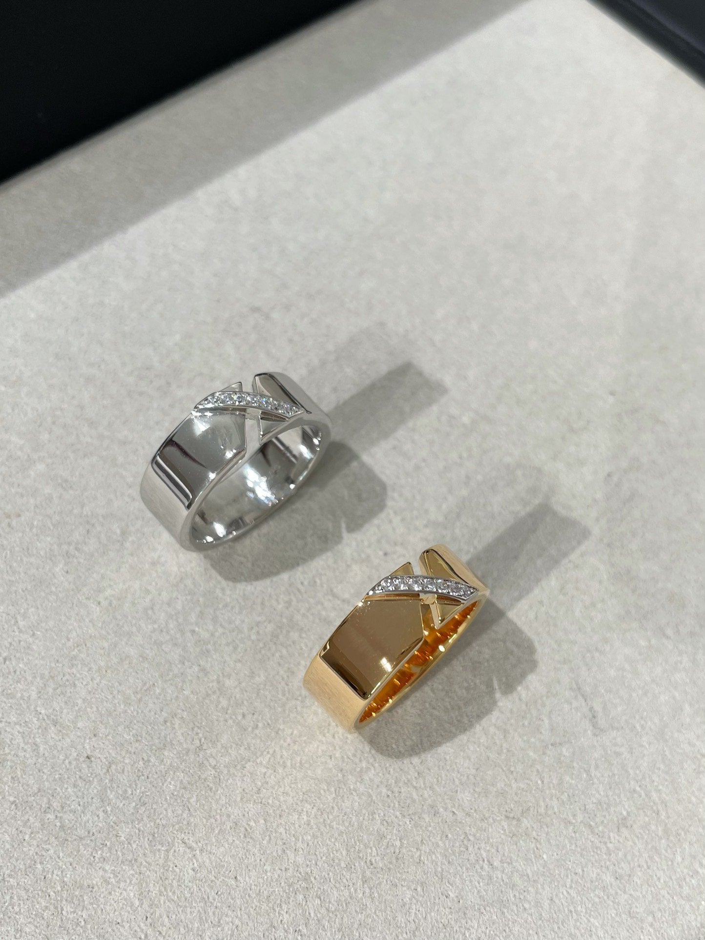 [Select]LIENS EVIDENCE DIAOMOND RING
