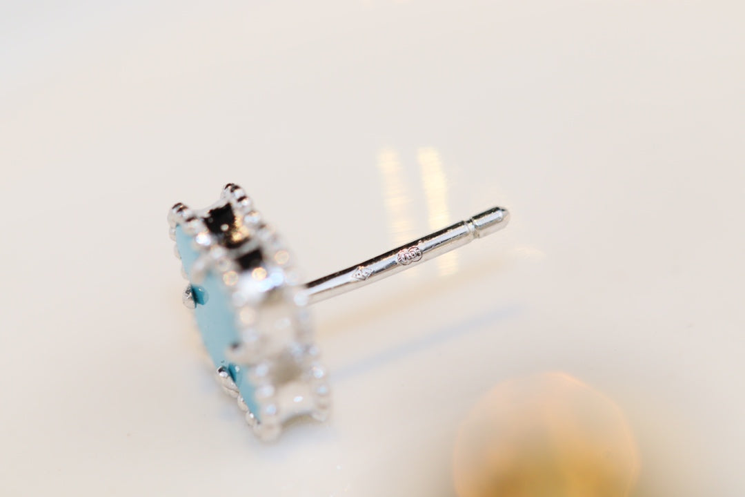 [Select]CLOVER MINI TURQUOISE SILVER STUD EARRINGS